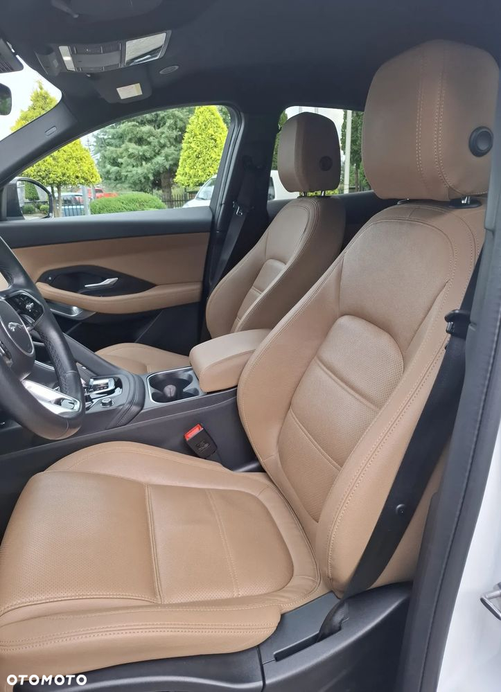 Jaguar E-Pace - 11