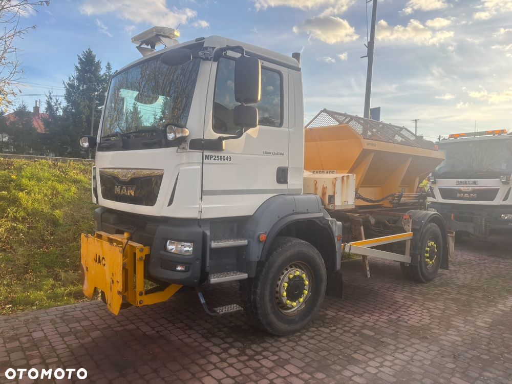 MAN TGM 13.250 4X4BB Piaskarka solarka pług - 1
