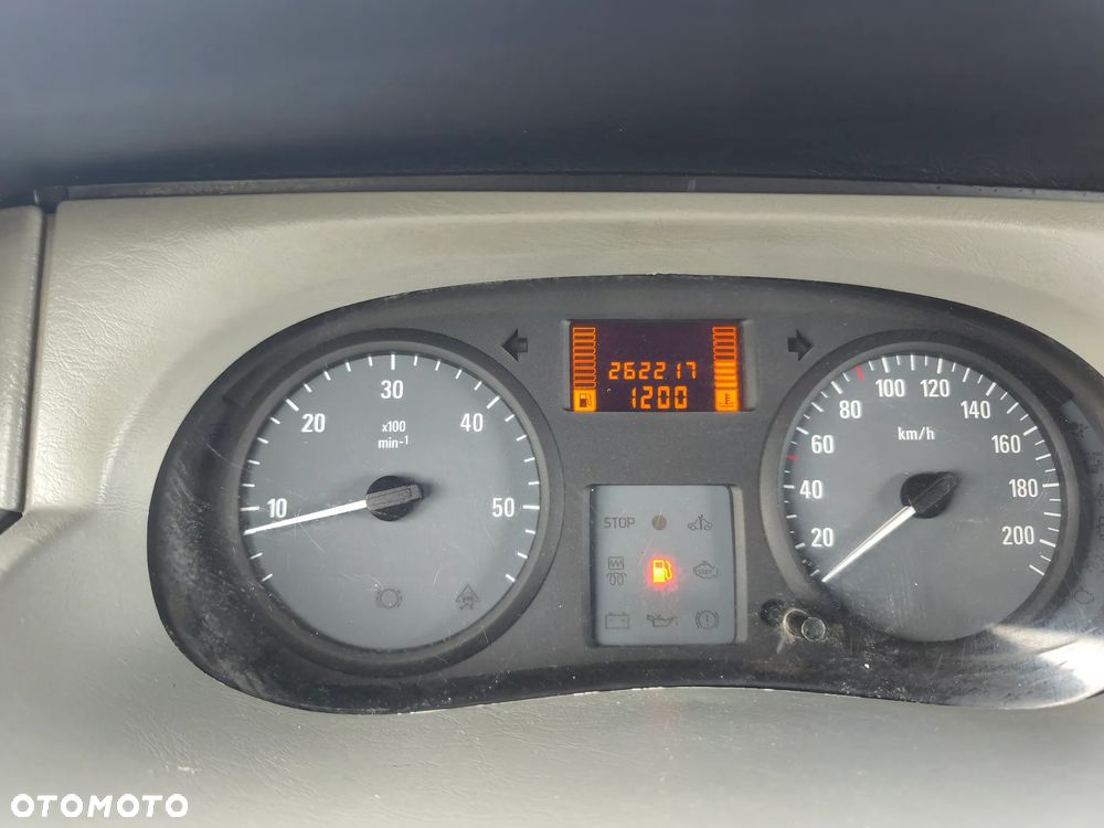 Opel Vivaro - 11