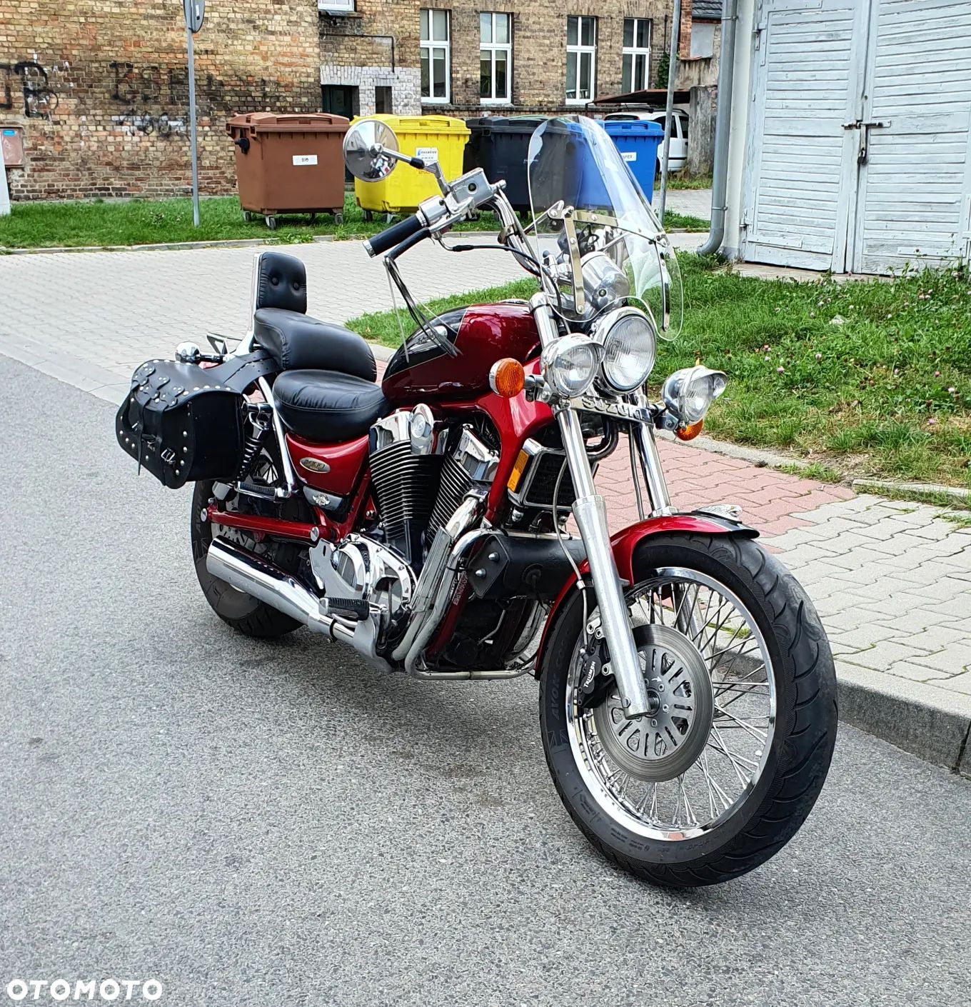 Suzuki Intruder - 1