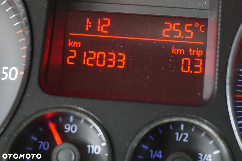 Volkswagen Passat 2.0 TDI Comfortline - 39
