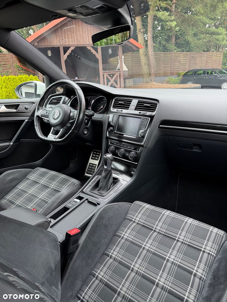 Volkswagen Golf 2.0 TDI BMT GTD - 28