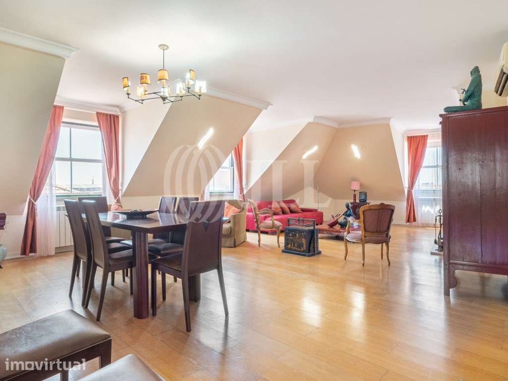 Apartamento T2 na Praça Luís de Camões, Chiado, Lisboa - Grande imagem: 4/22