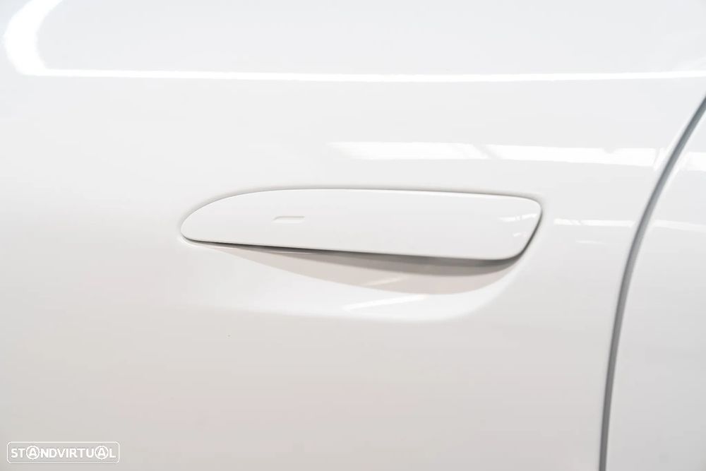 Porsche Taycan Bateria Performance Plus - 17