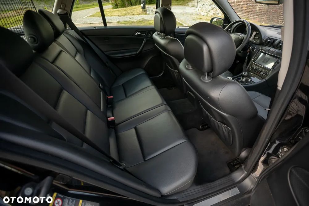 Mercedes-Benz Klasa C 280 T Avantgarde - 32