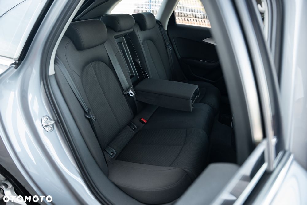 Audi A6 Avant 2.0 TDI Ultra S tronic - 36