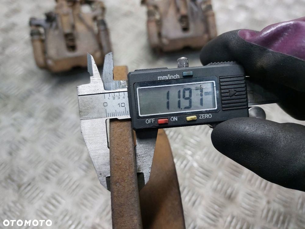 TARCZE HAMULCOWE TYŁ + ZACISKI VOLKSWAGEN TRANSPORTER T4 2.4 D - 6