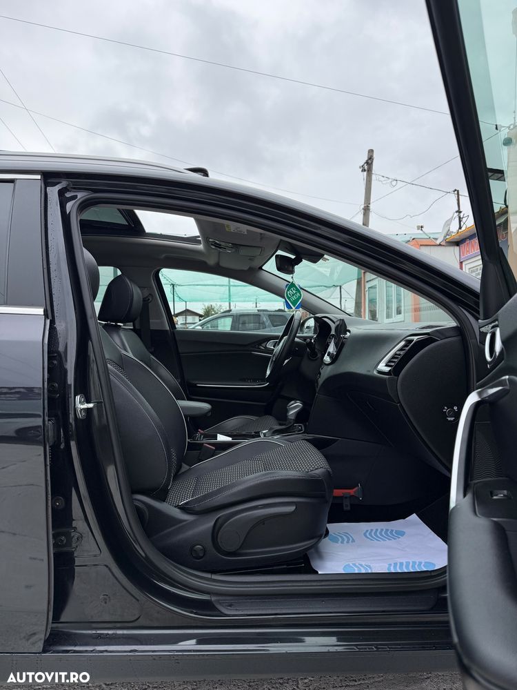 Kia Ceed 1.5 T-GDI MHEV 7DCT GT Line - 32