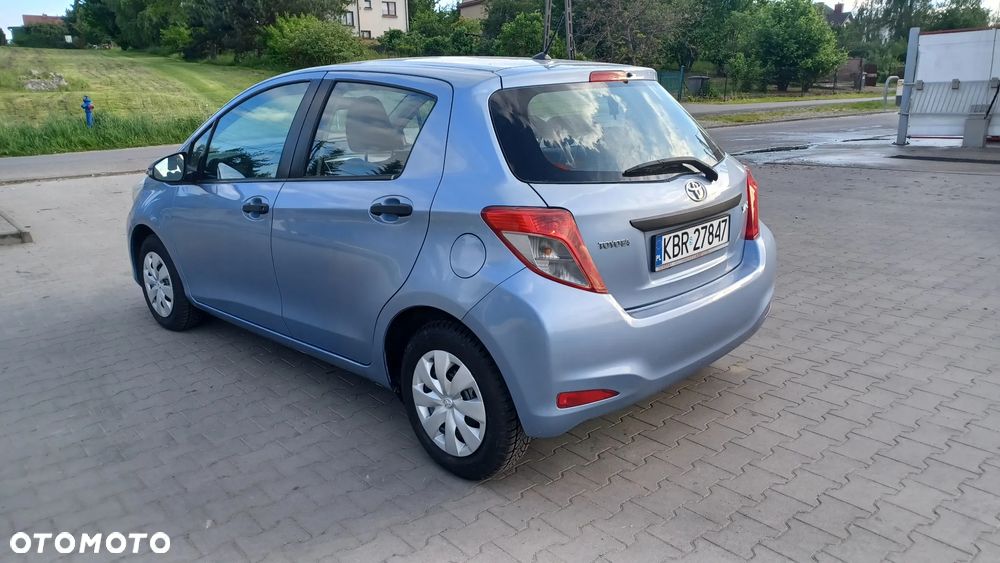 Toyota Yaris - 4