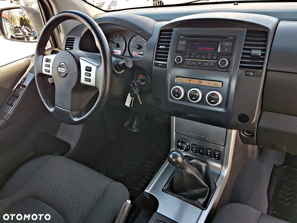 Nissan Navara 2.5 D XE Long - 28