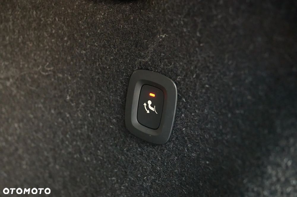 Volvo XC 40 T3 Momentum Pro - 26