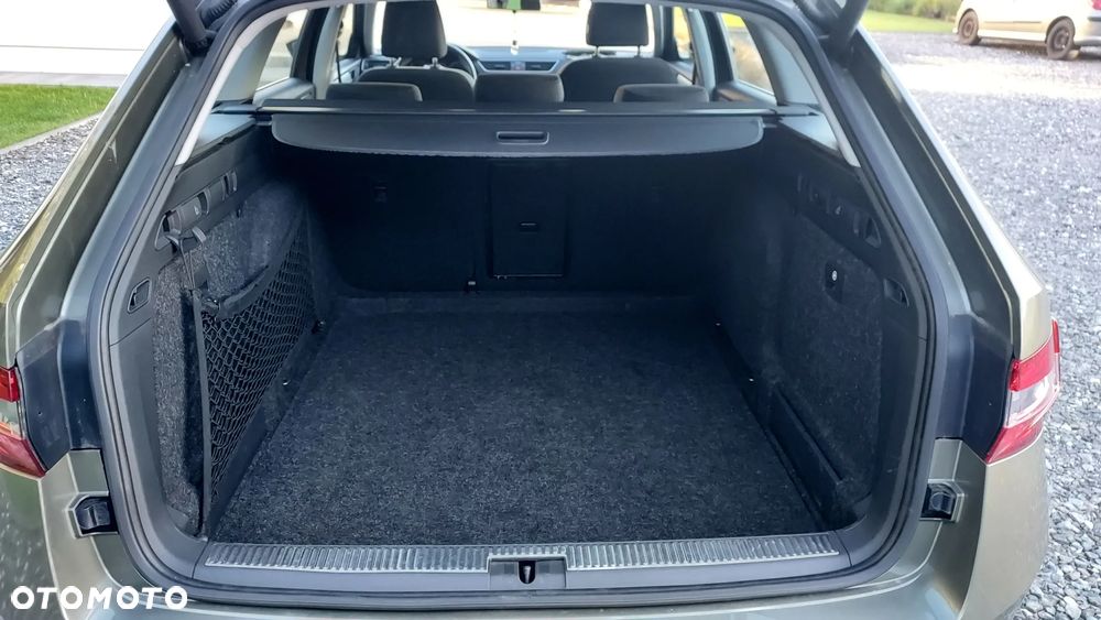 Skoda Superb 2.0 TDI Ambition - 14