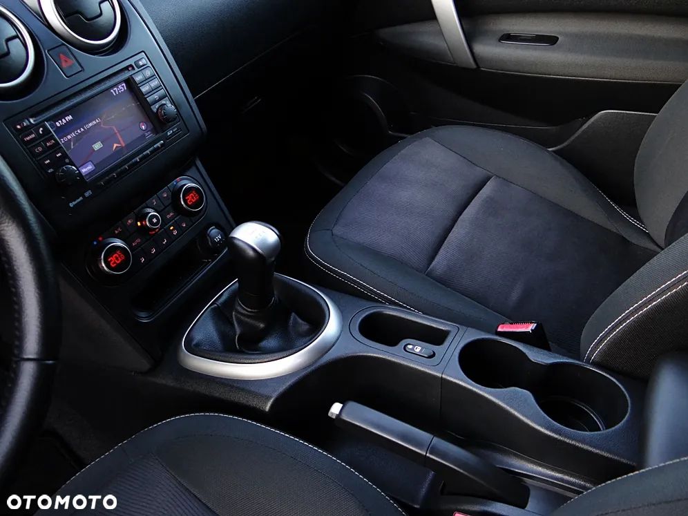 Nissan Qashqai 1.6 visia - 33