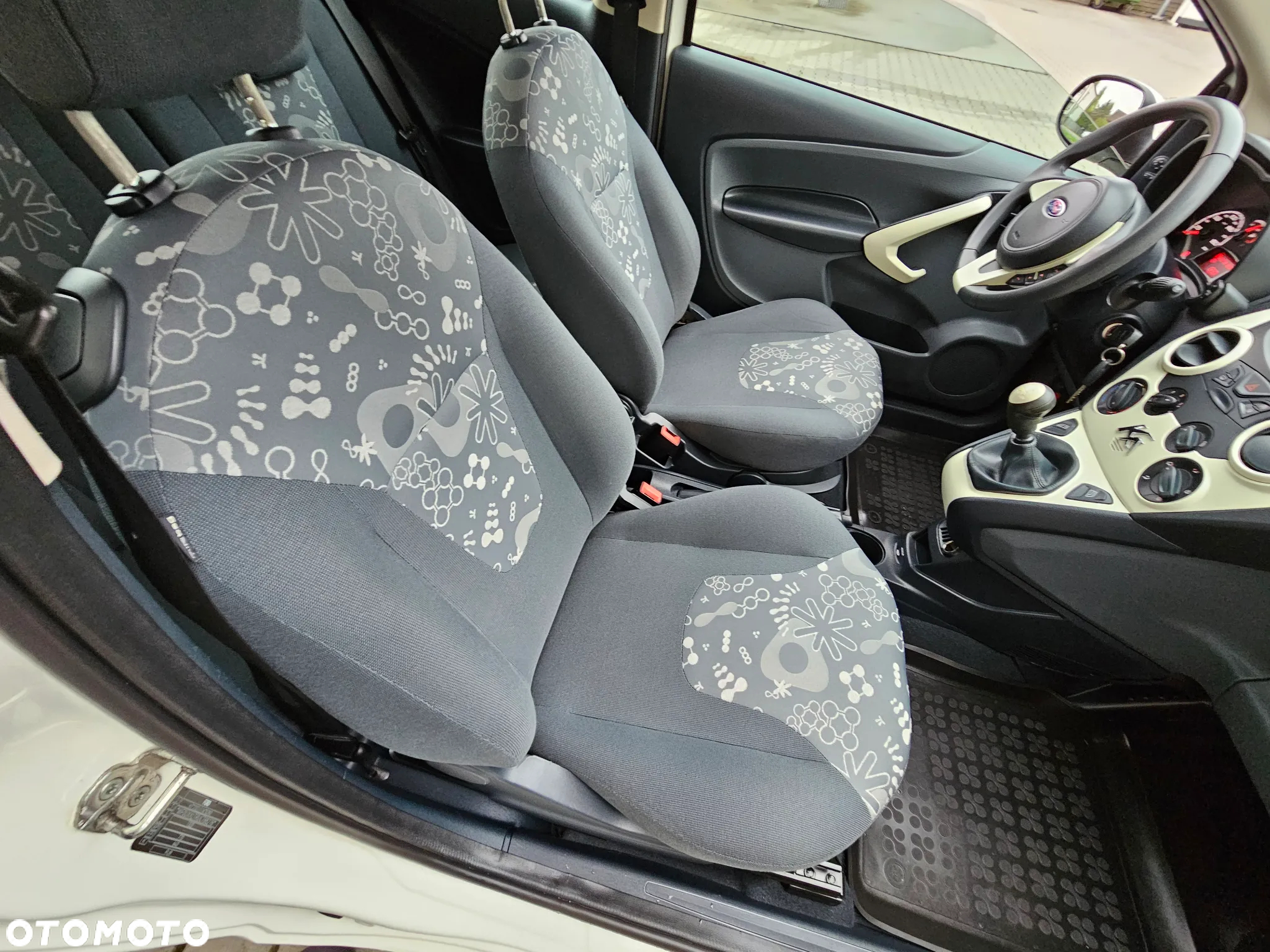 Ford KA 1.2 Concept - 11