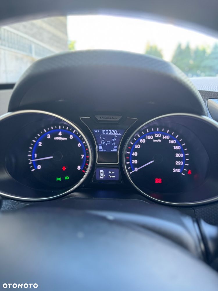 Hyundai Veloster 1.6 GDI Comfort - 12