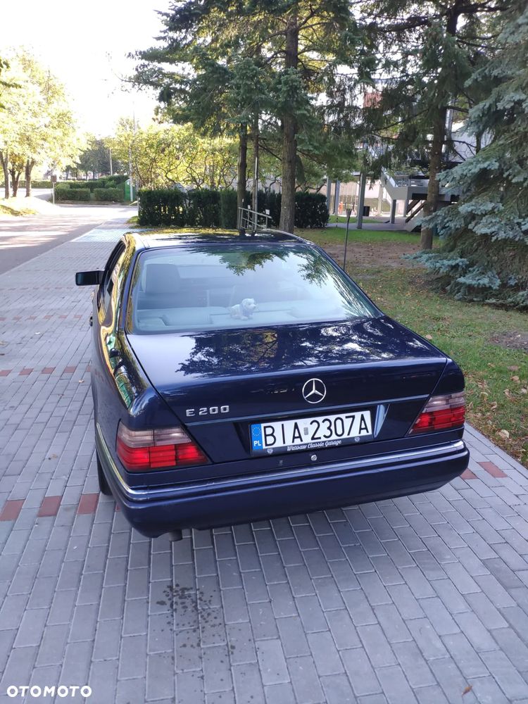 Mercedes-Benz Klasa E ver-200 - 4