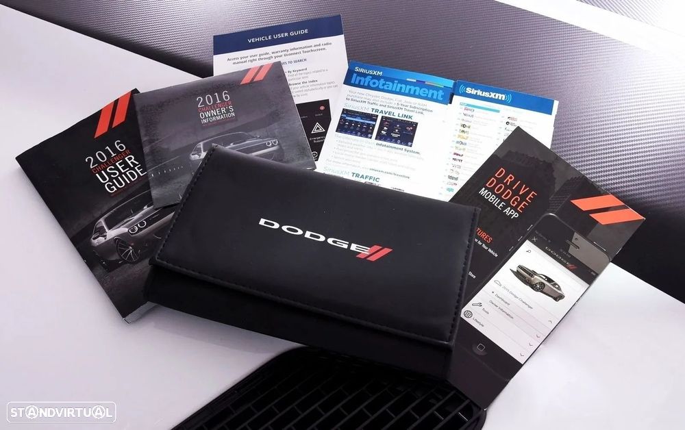 Dodge Challenger Auto SRT Hellcat - 9