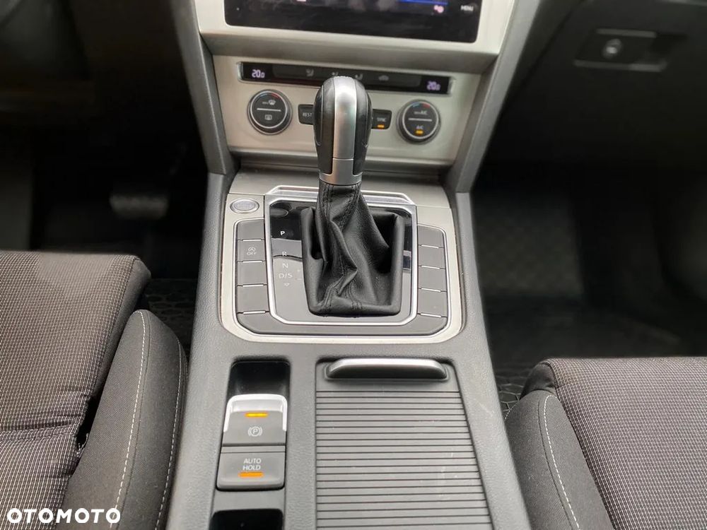 Volkswagen Passat 2.0 TDI BMT Comfortline DSG - 22