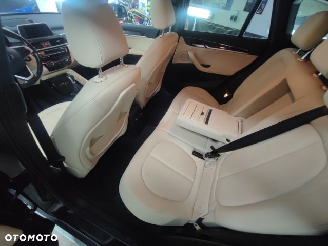 BMW X1 xDrive25i Advantage sport - 8