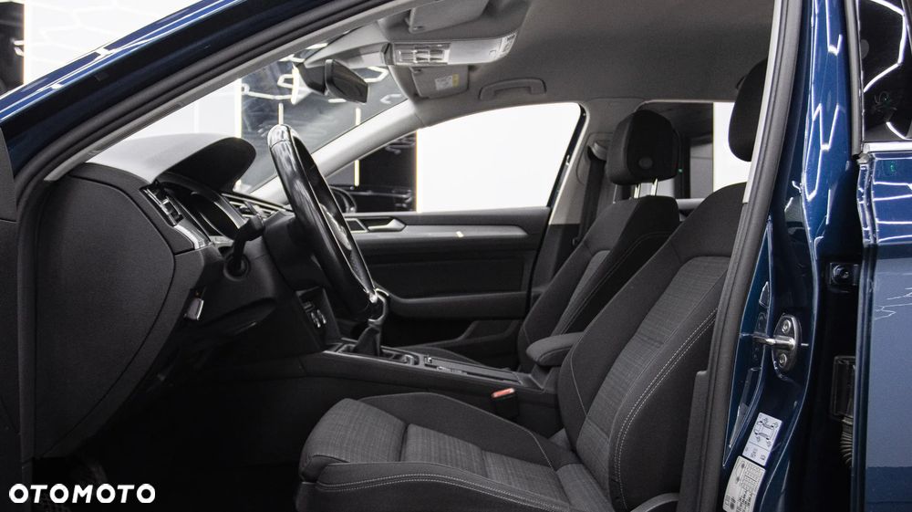 Volkswagen Passat Variant 1.5 TSI EVO Business - 17