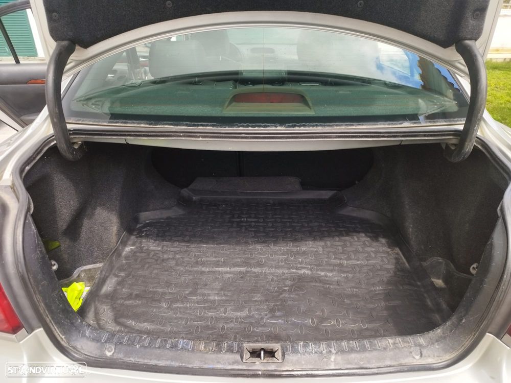 Toyota Avensis SD 2.0 D-4D Sol - 8