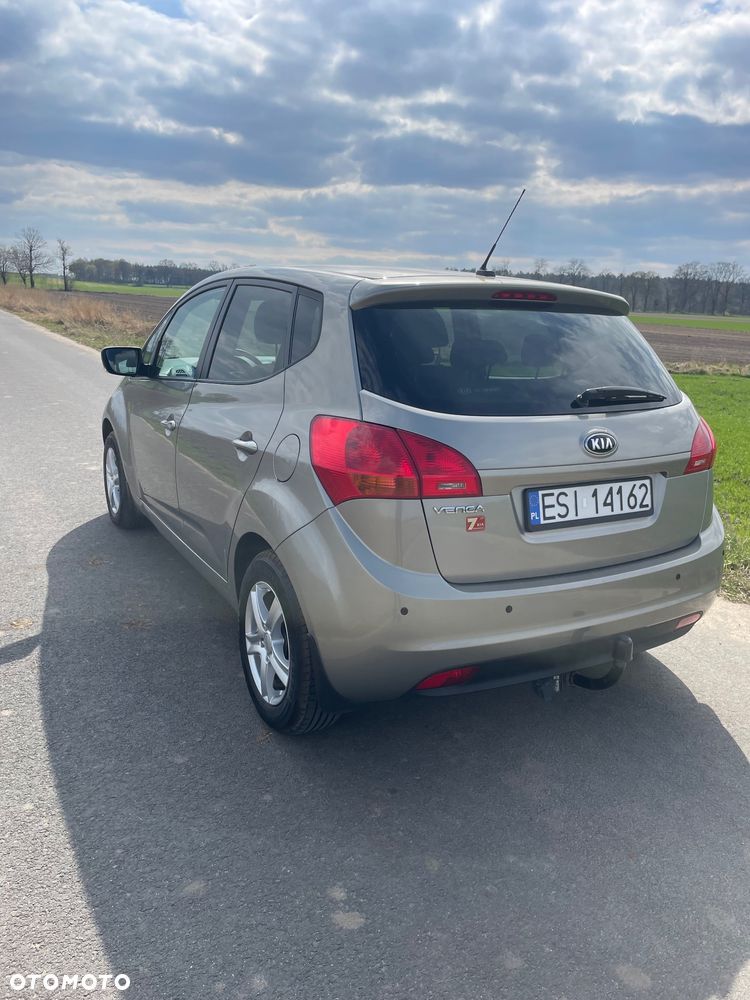 Kia Venga 1.6 L - 16