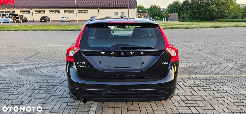 Volvo V60 D2 Momentum - 15