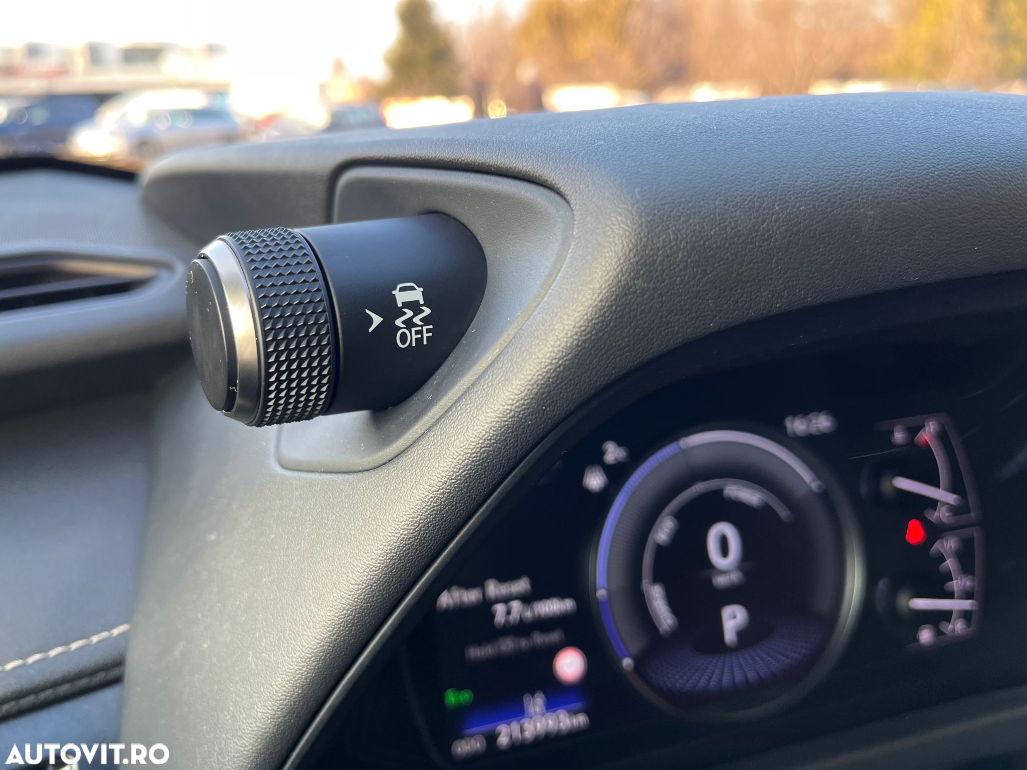 Lexus UX 250h 2.0L HEV 20H- (178 HP) 4X4 CVT Luxury - 26