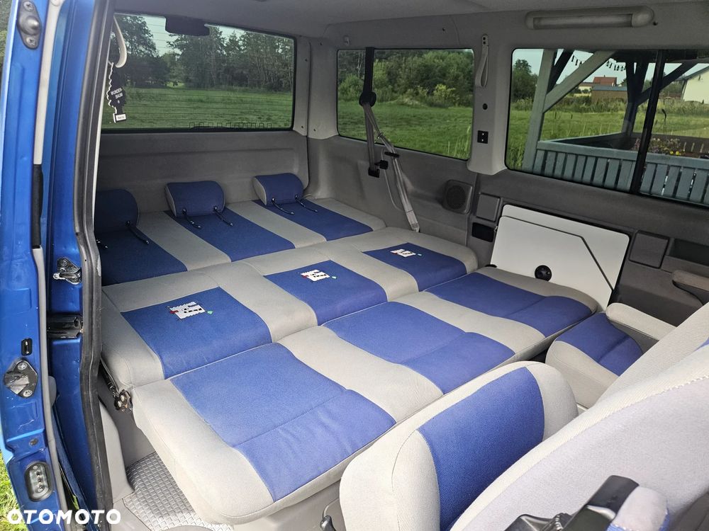 Volkswagen Multivan - 17