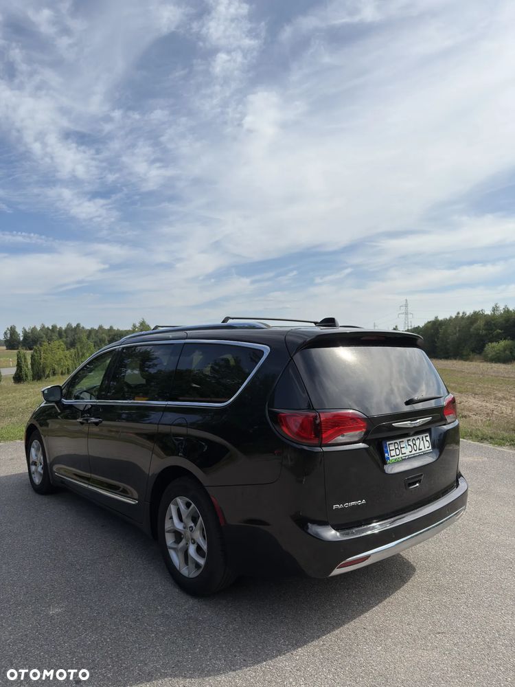 Chrysler Pacifica - 7