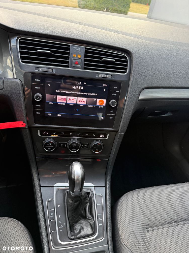 Volkswagen Golf 1.5 TSI BlueMotion ACT DSG Highline - 19