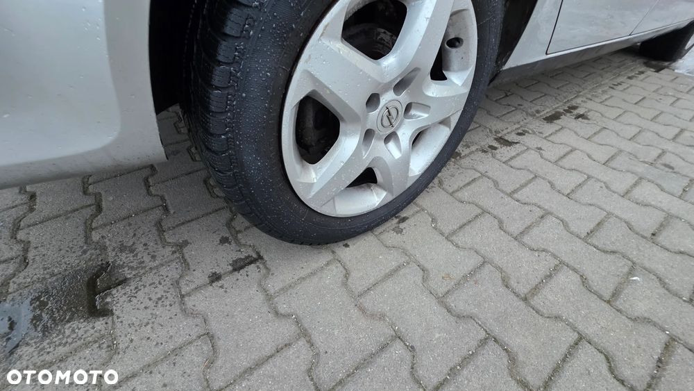 Opel Astra 1.7 CDTI DPF Color Edition - 29