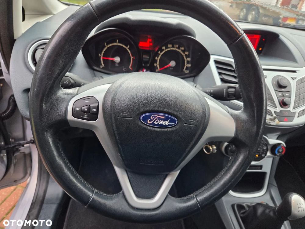 Ford Fiesta 1.4 TDCI Champions Edition - 13