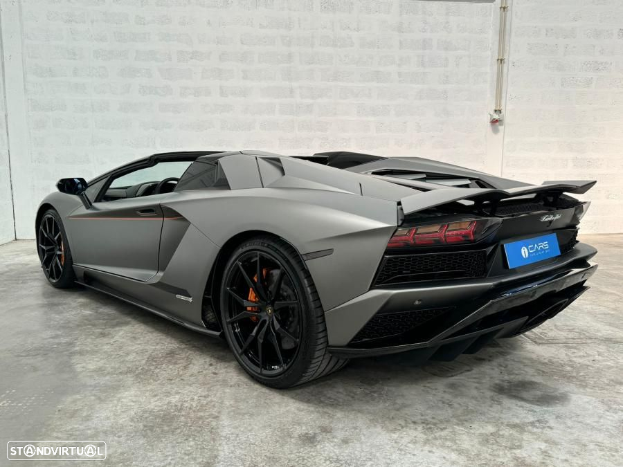 Lamborghini Aventador S - 55