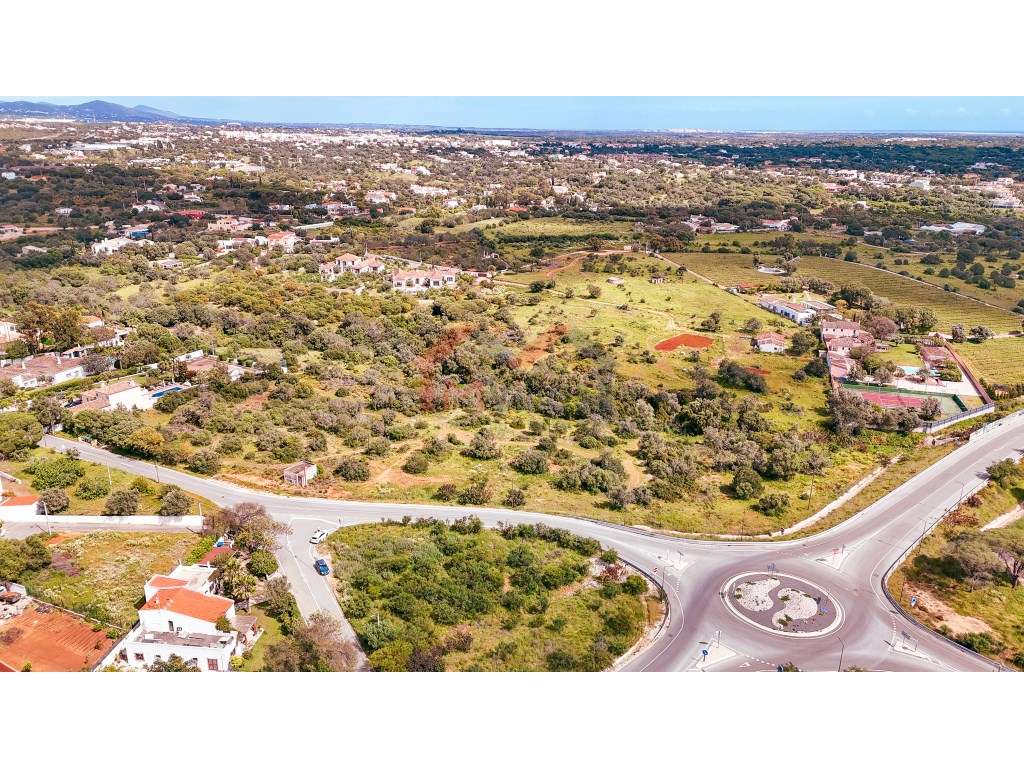 Terreno urbano com grande potencial de construção - Almancil - Grande imagem: 2/6