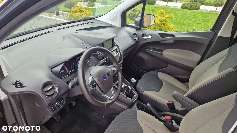 Ford Tourneo Courier 1.0 EcoBoost S&S Titanium - 17