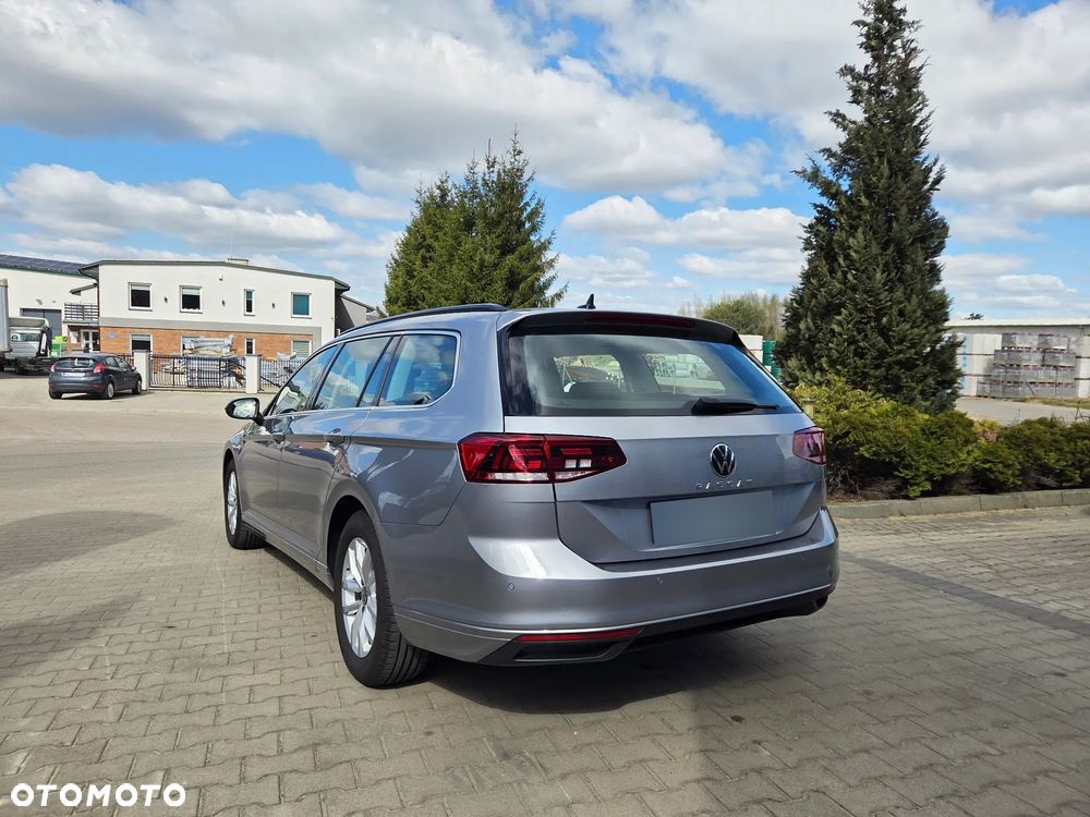 Volkswagen Passat 2.0 TDI SCR DSG Business - 6