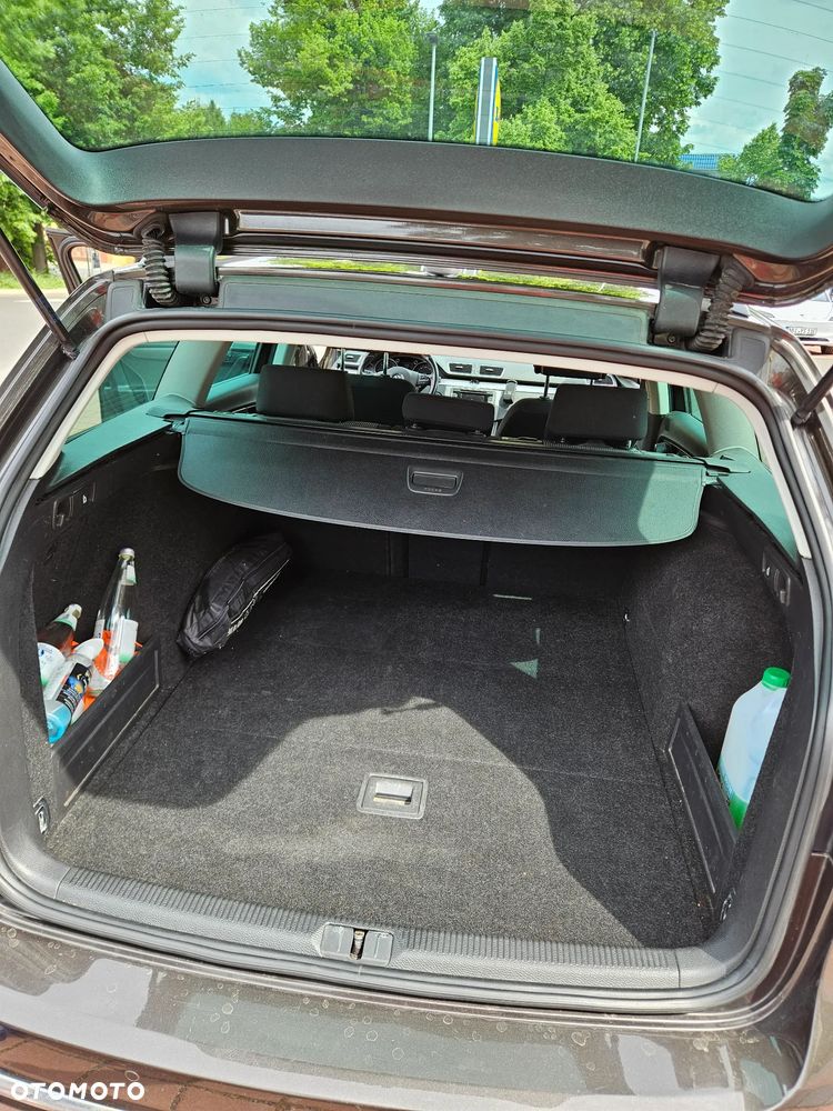 Volkswagen Passat - 13