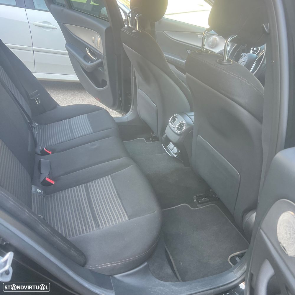 Mercedes-Benz E 300 de 4Matic 9G-TRONIC Avantgarde - 28