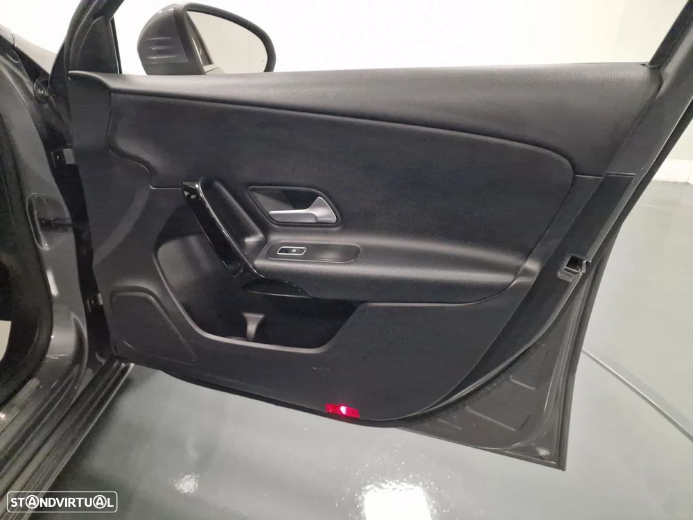 Mercedes-Benz A 180 d Style Plus Aut. - 44