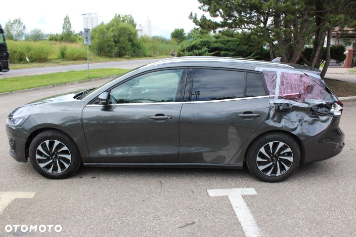 Ford Focus 1.0 EcoBoost Titanium - 3