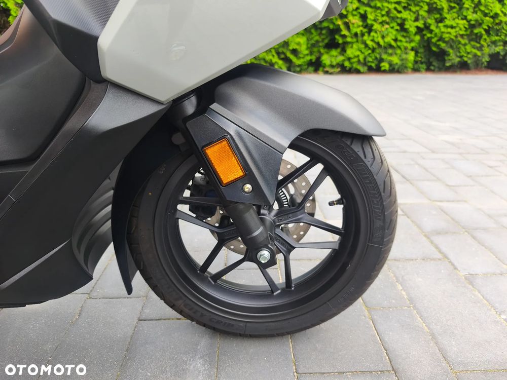 Honda NSS - 12
