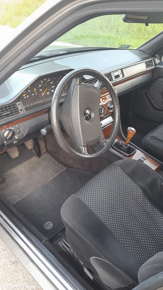 Mercedes-Benz W124 (1984-1993) - 16