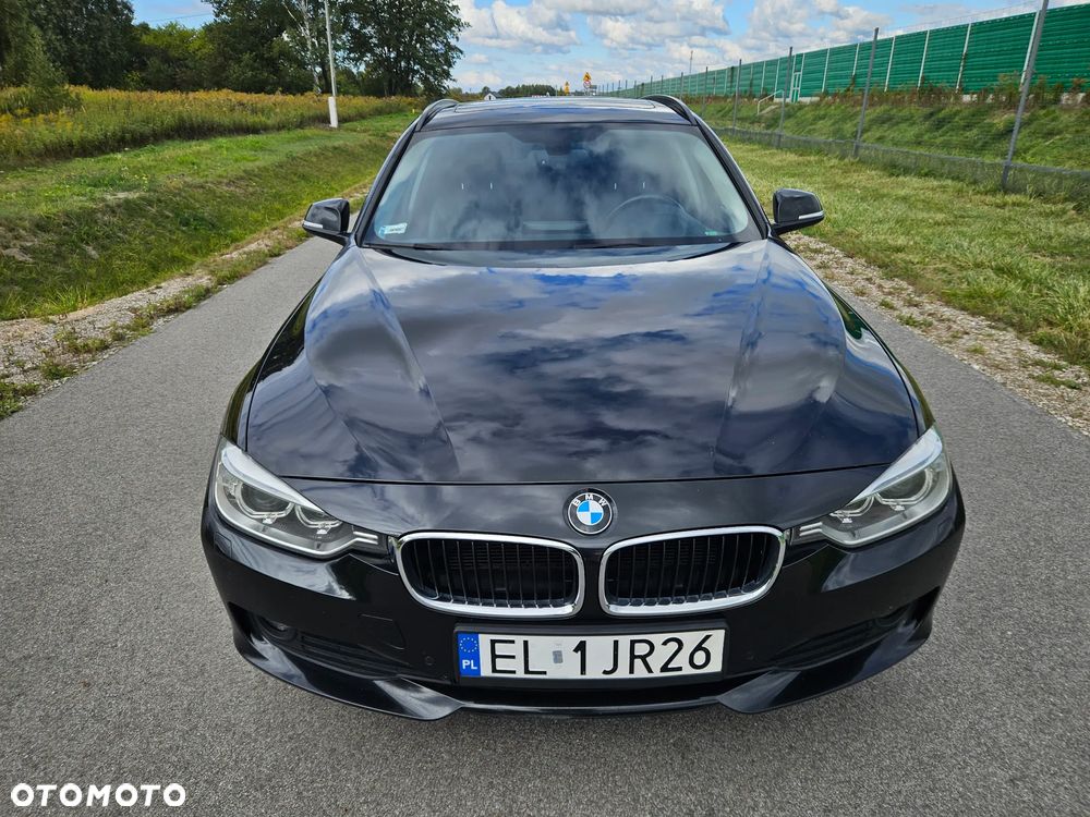BMW Seria 3 320d Touring xDrive - 2
