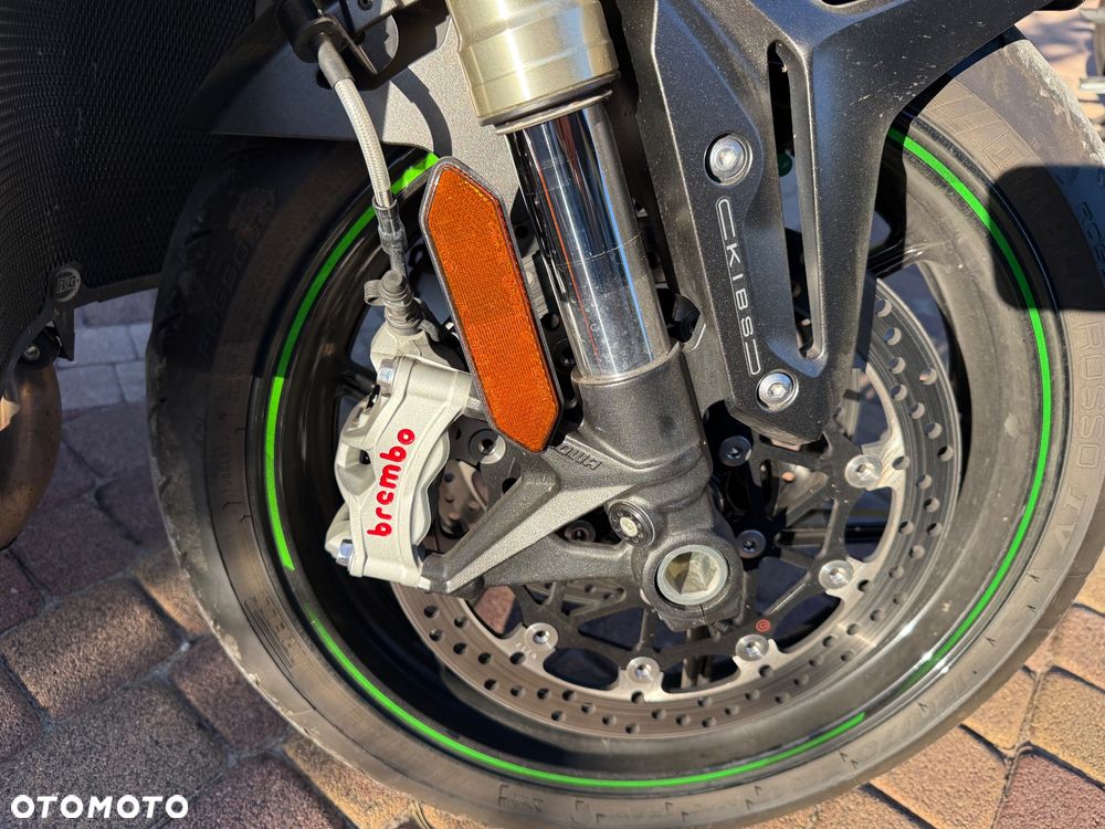 Kawasaki H2 - 4