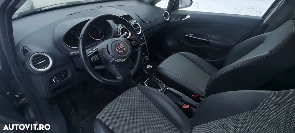 Opel Corsa 1.4 16V Satellite - 9