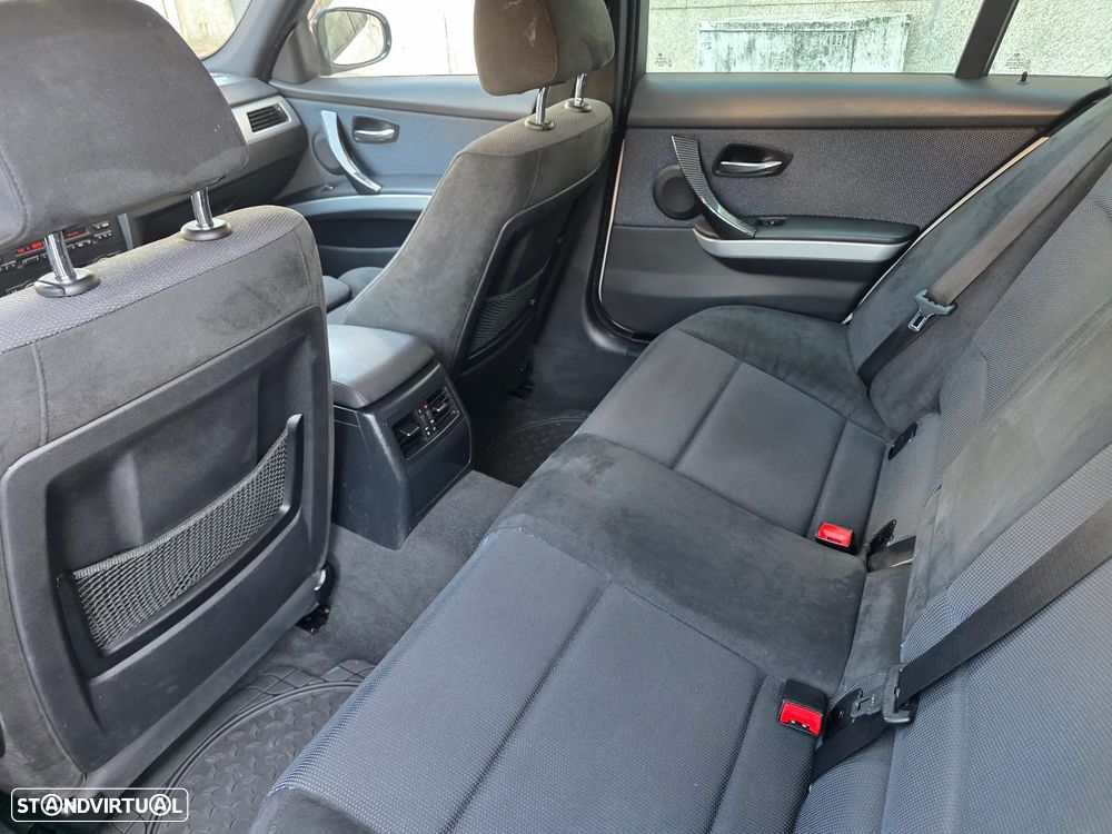 BMW 320 d xDrive - 21