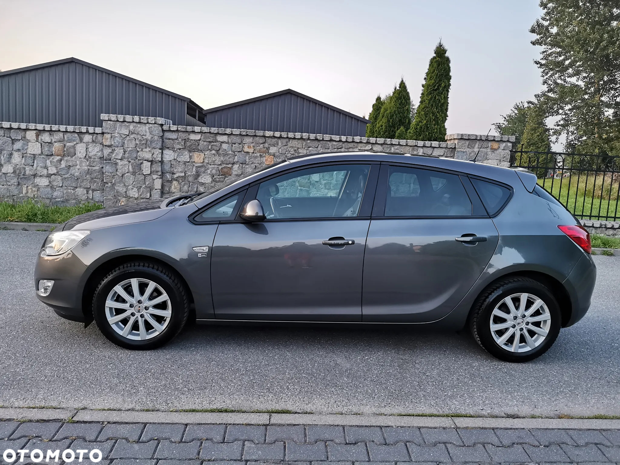 Opel Astra 1.4 Turbo 150 Jahre - 14