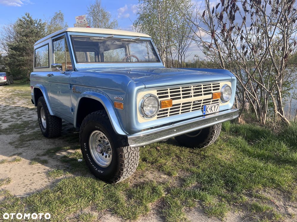 Ford Bronco - 1