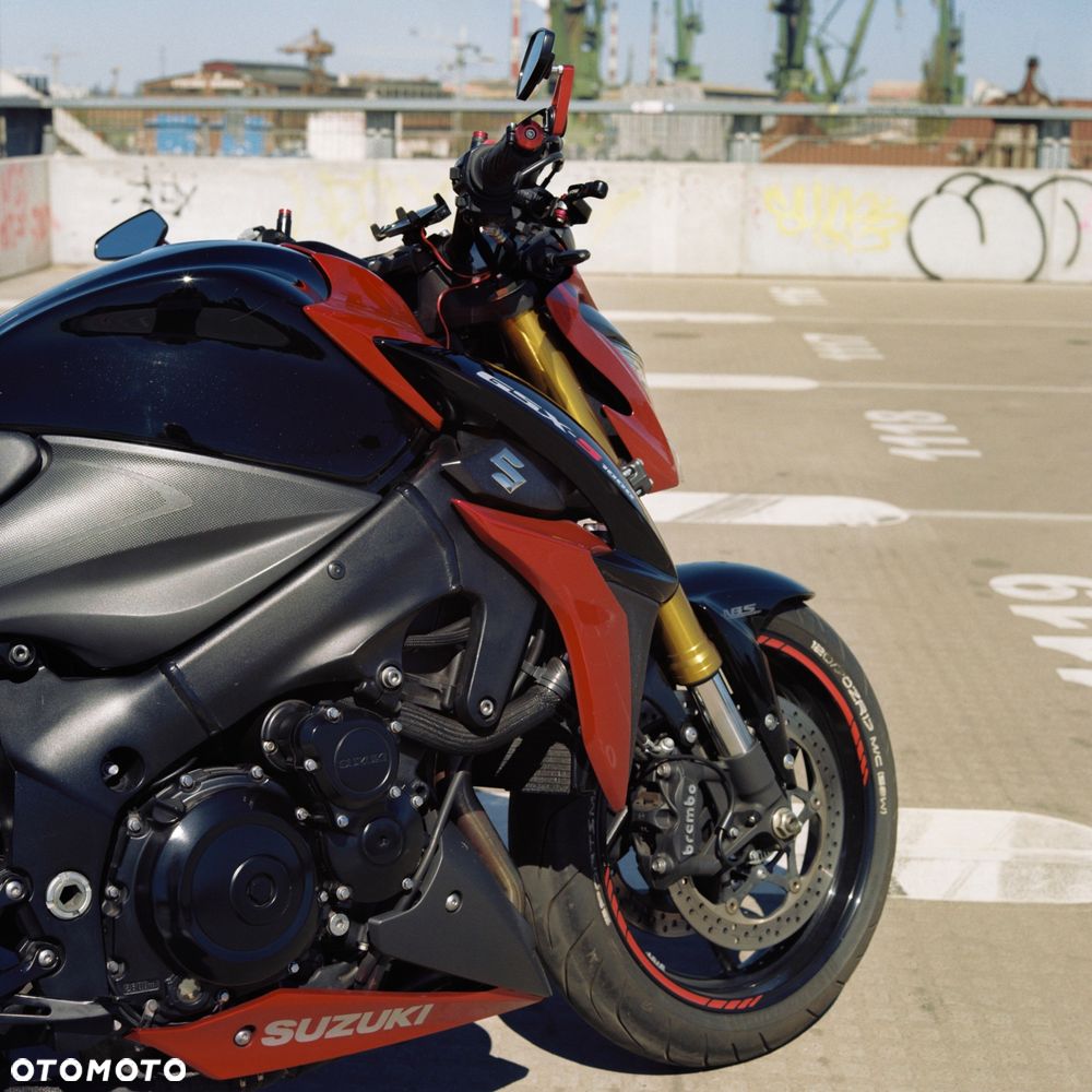 Suzuki GSX 1000 - 16